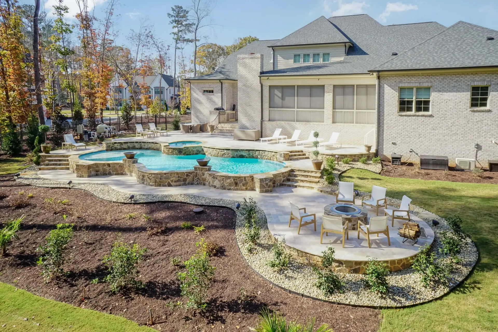 How to choose the best luxury pool builder in The Triangle Area